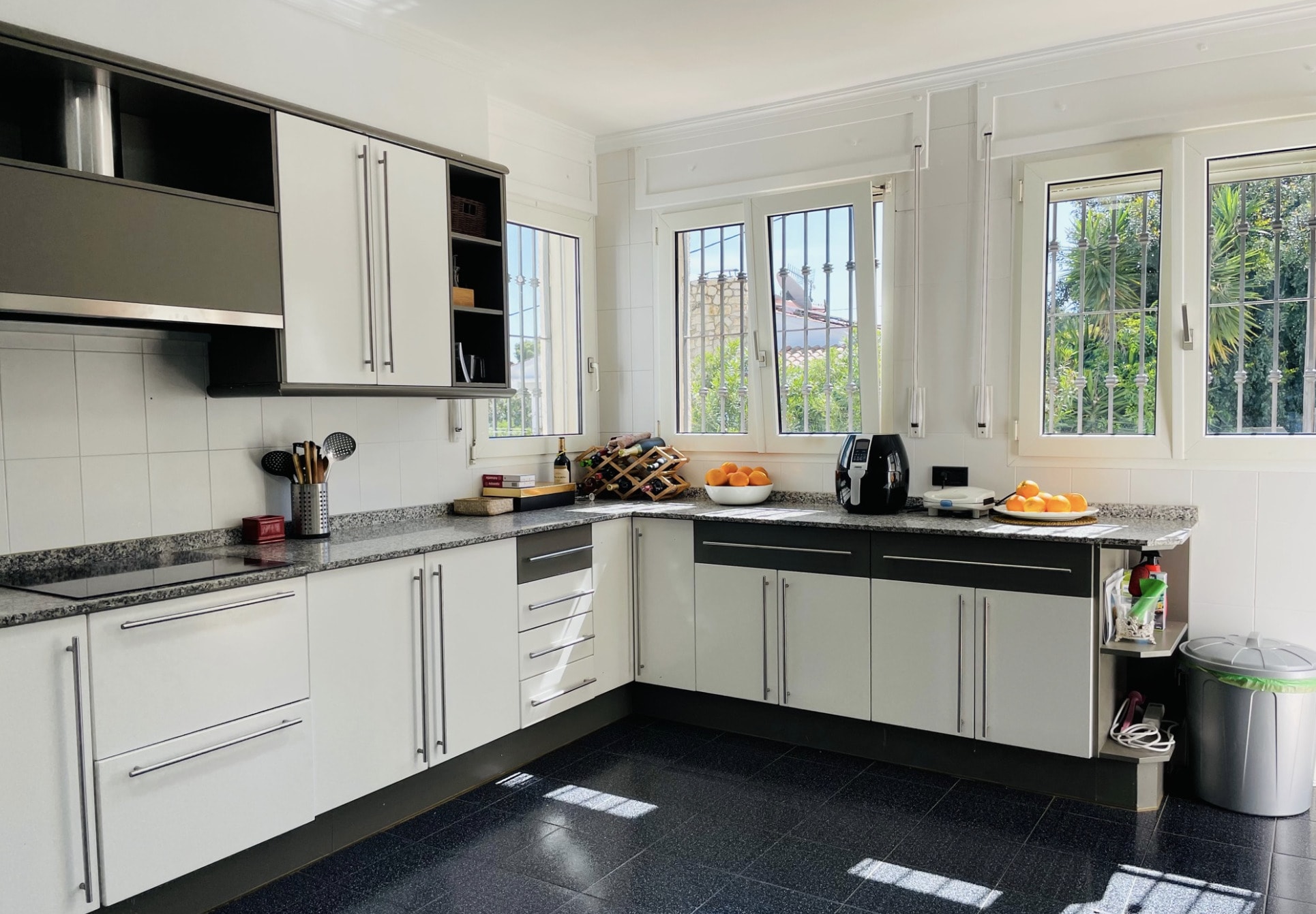 5 Bedroom Villa for Sale in Denia