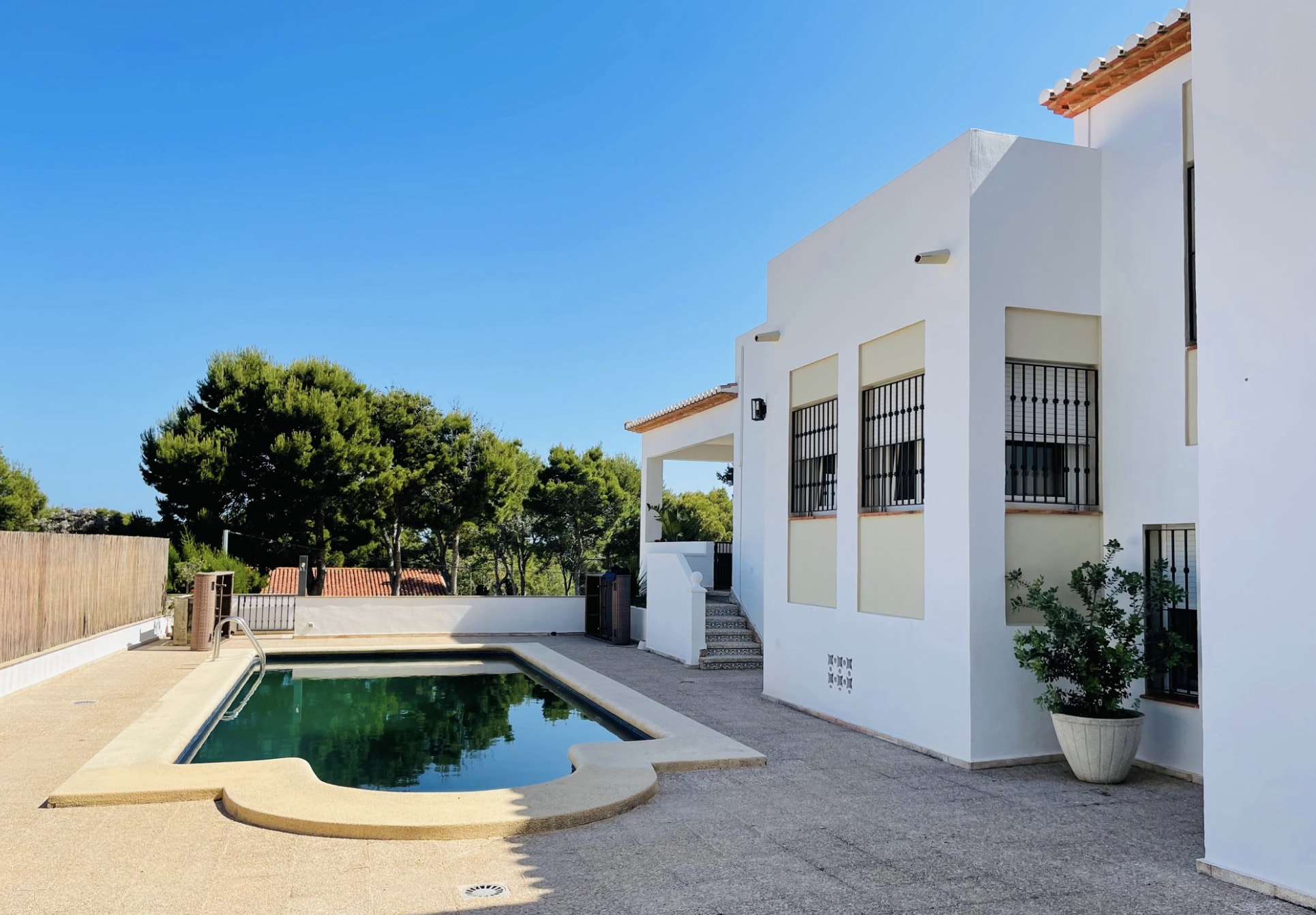 5 Bedroom Villa for Sale in Denia