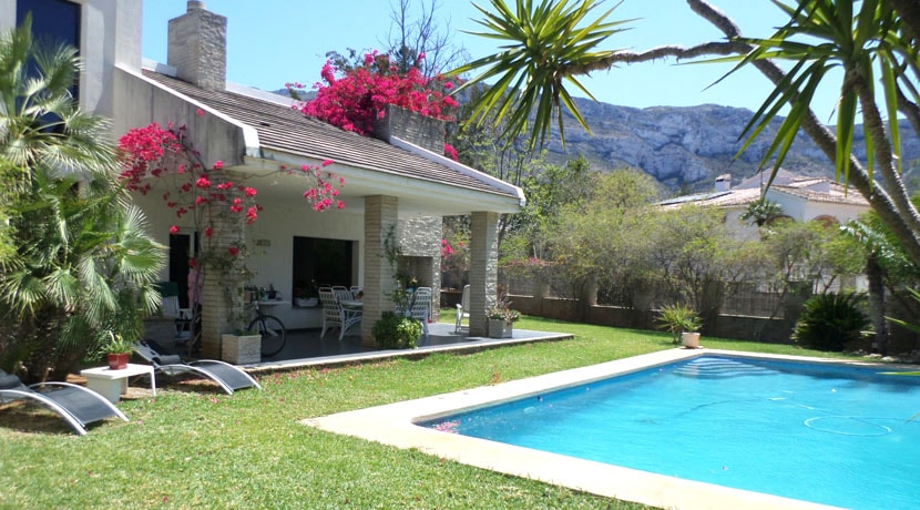 4 Bedroom Villa for Sale in Denia