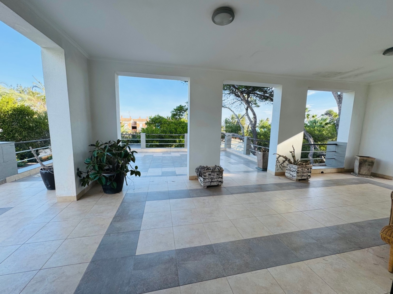 7 Bedroom Villa for Sale in Denia