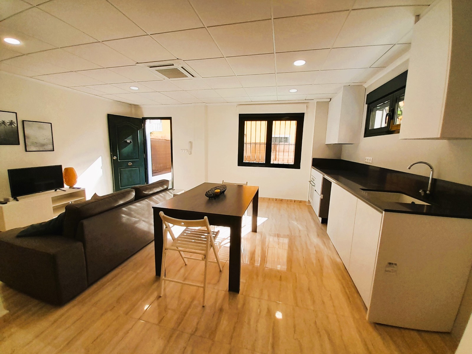 Property Image 3 Property Image 3