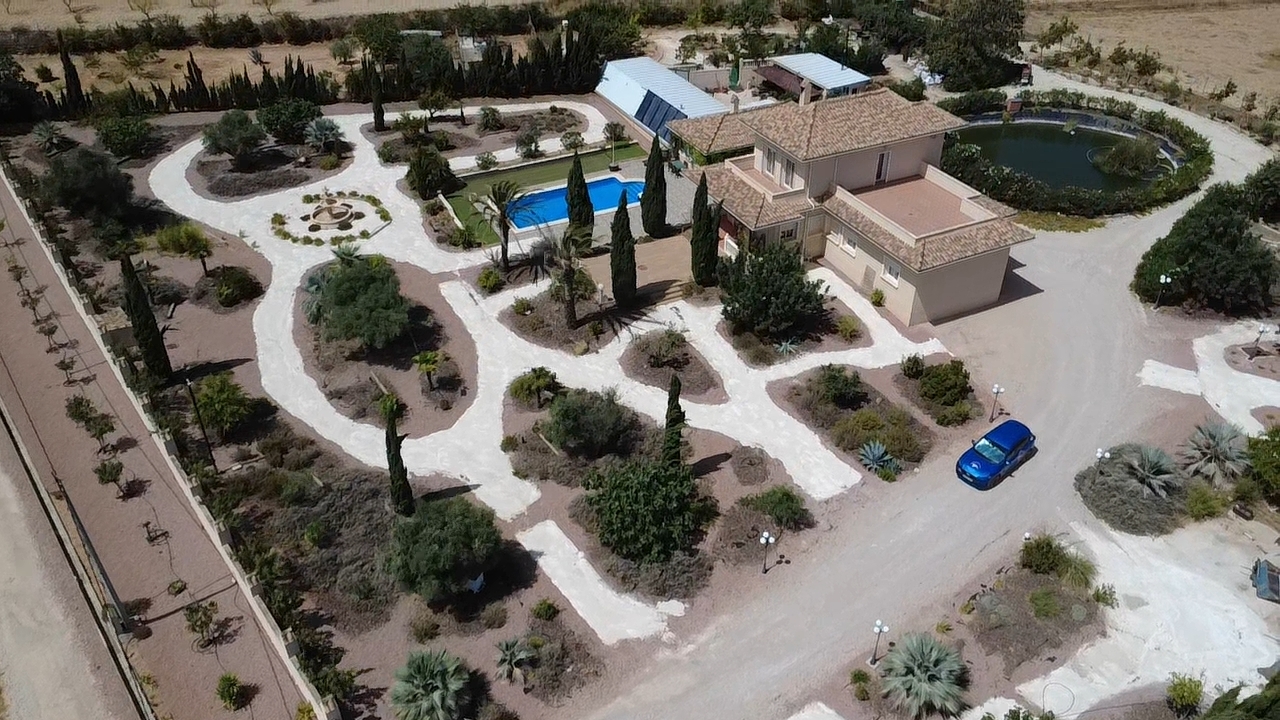 5 Bedroom Villa for Sale in Pinoso