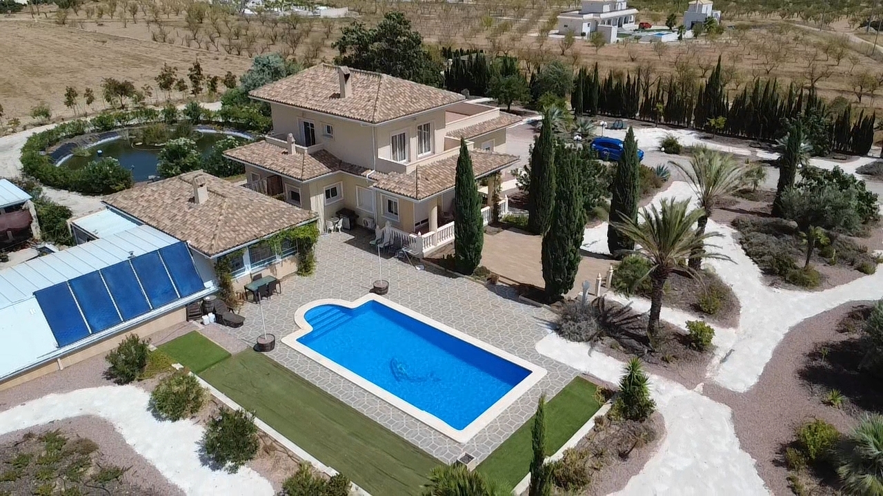 5 Bedroom Villa for Sale in Pinoso