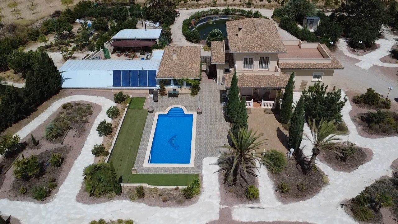 5 Bedroom Villa for Sale in Pinoso